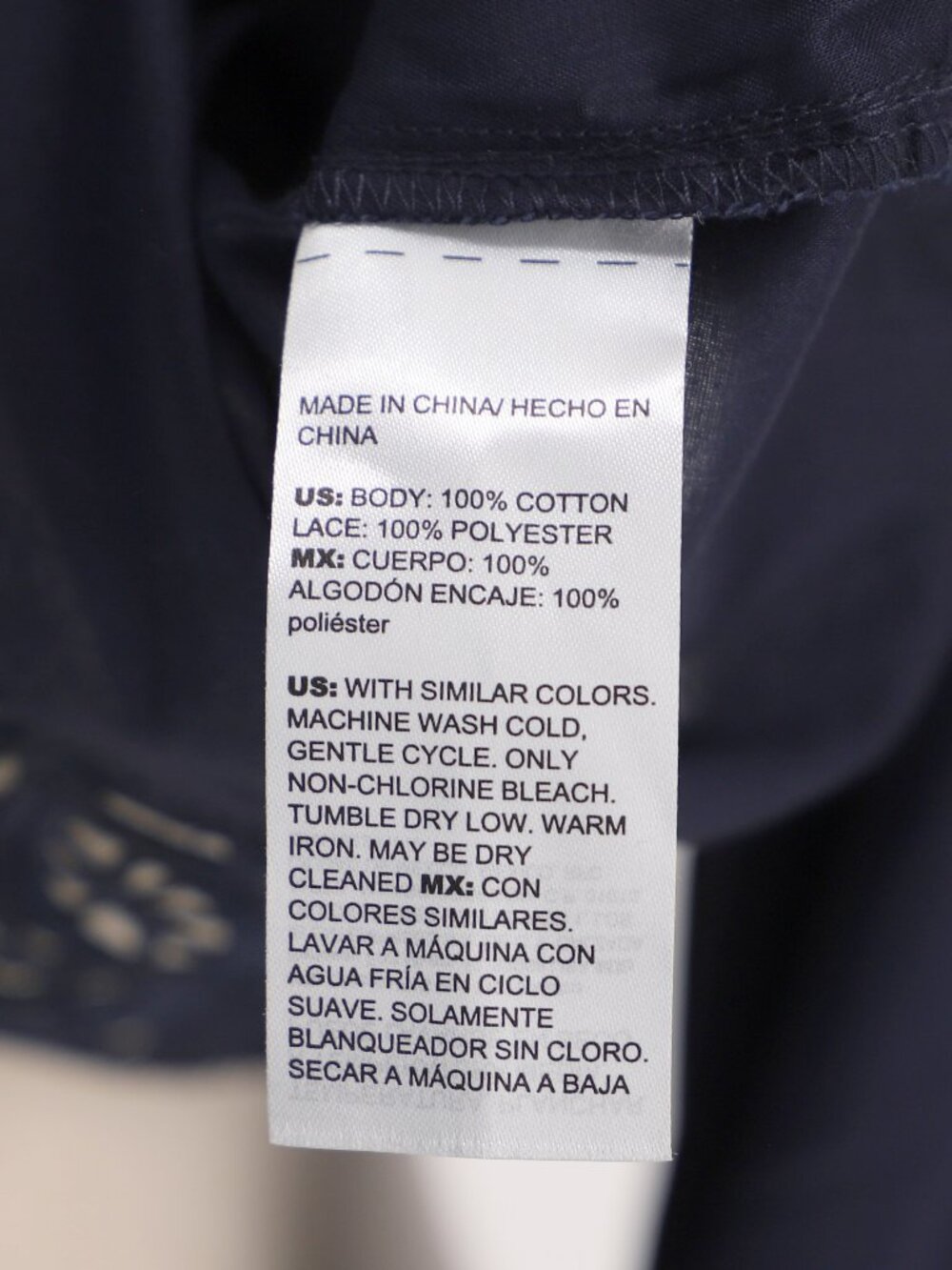 CHICO'S Novelty Hem Blouse in Classic Navy Size 2/ US 12 - Picture 8 of 8